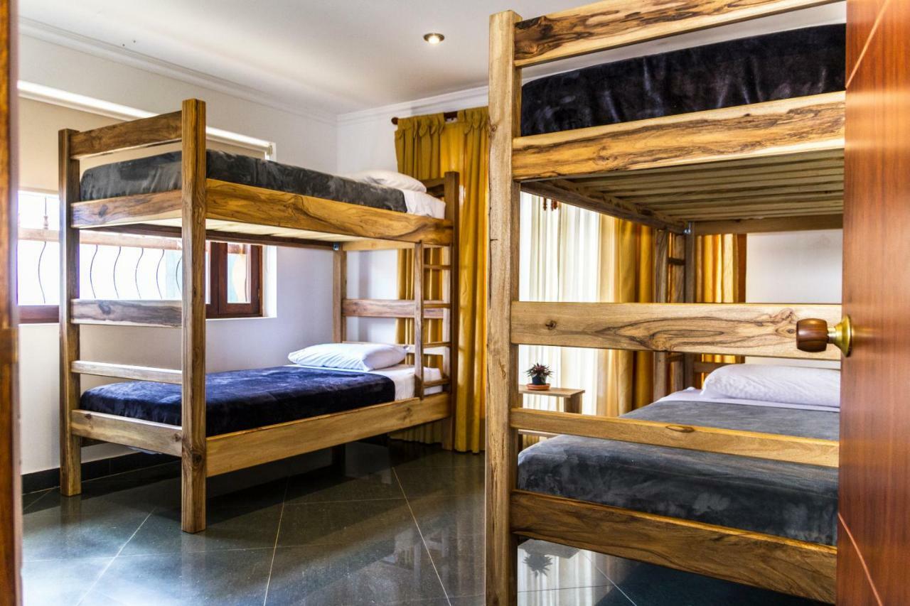 Nibiru Hostel บียาเดเลย์บา ภายนอก รูปภาพ